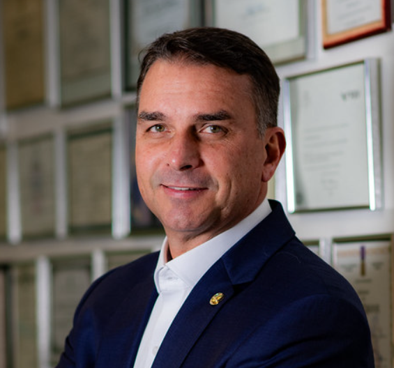 Fl&aacute;vio Bolsonaro