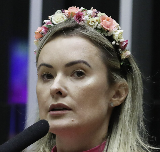 J&uacute;lia Zanatta